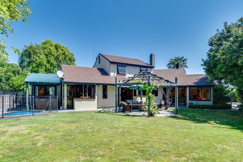 908A Harding Road, Camberley, Hastings - Carousel 1