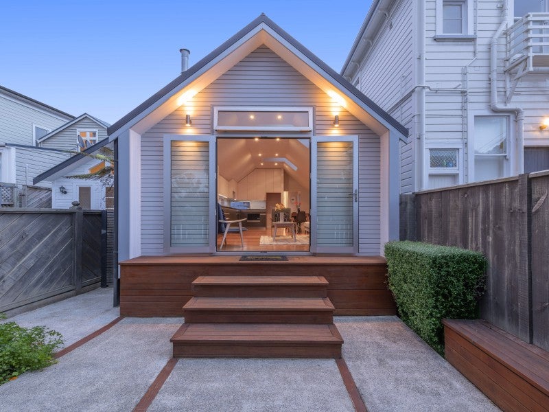 63 Brougham Street, Mount Victoria, Wellington - Carousel 11
