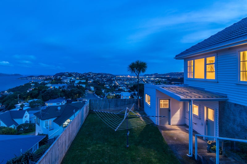 160 Nevay Road, Karaka Bays, Wellington - Carousel 2