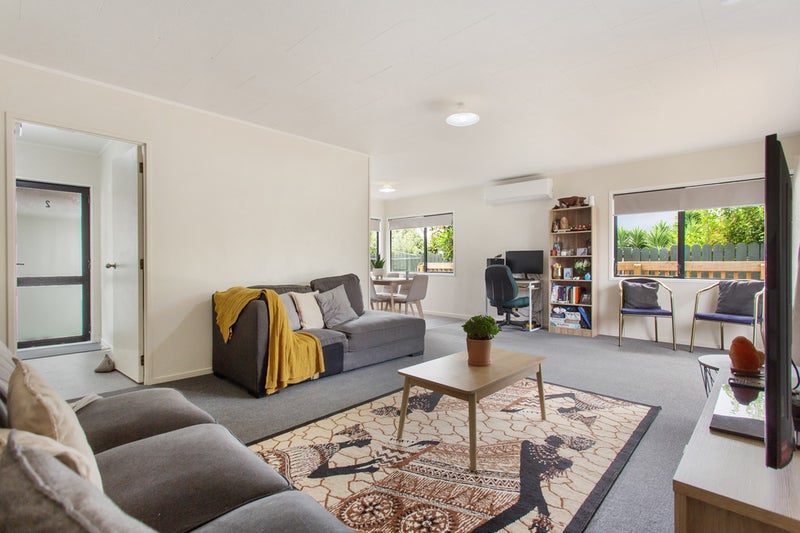 2/22 Barneys Farm Road, Clendon Park, Auckland - Carousel 2