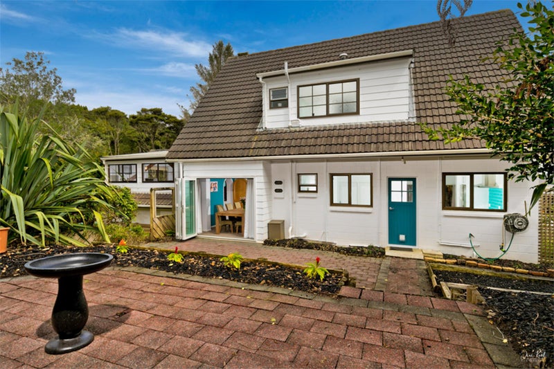 84 Grassmere Road, Henderson Valley, Auckland - Carousel 2