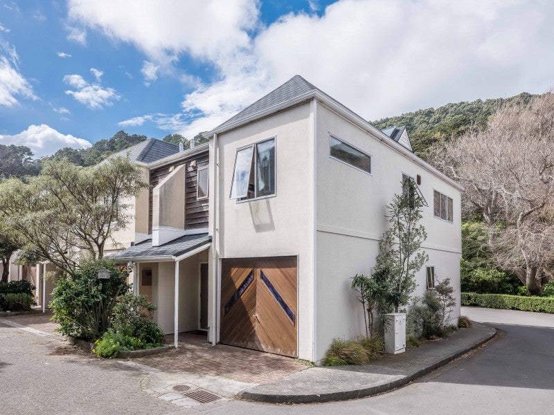 17 Lawson Place, Mount Victoria, Wellington - Carousel 1
