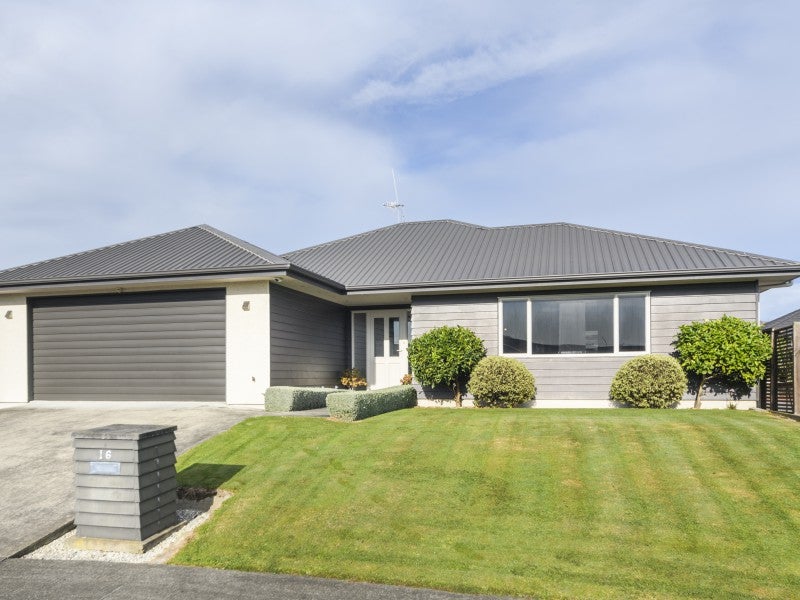 16 Walnut Grove, Kelvin Grove, Palmerston North - Carousel 1
