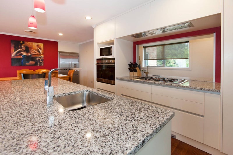 15 Cheryl Place, Hillcrest, Auckland - Carousel 2