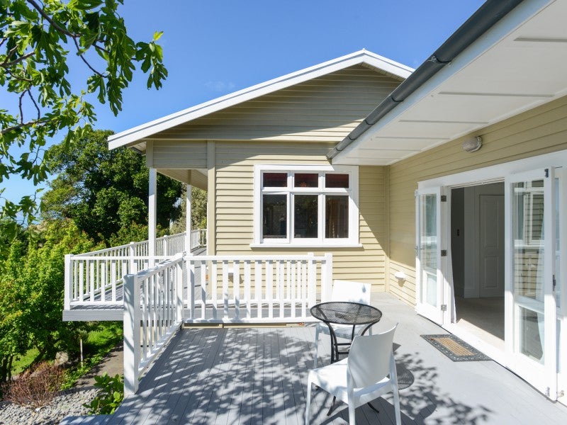 25 Thompson Road, Bluff Hill, Napier - Carousel 2
