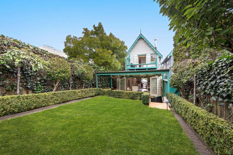 2/14 Gibraltar Crescent, Parnell, Auckland - Carousel 1