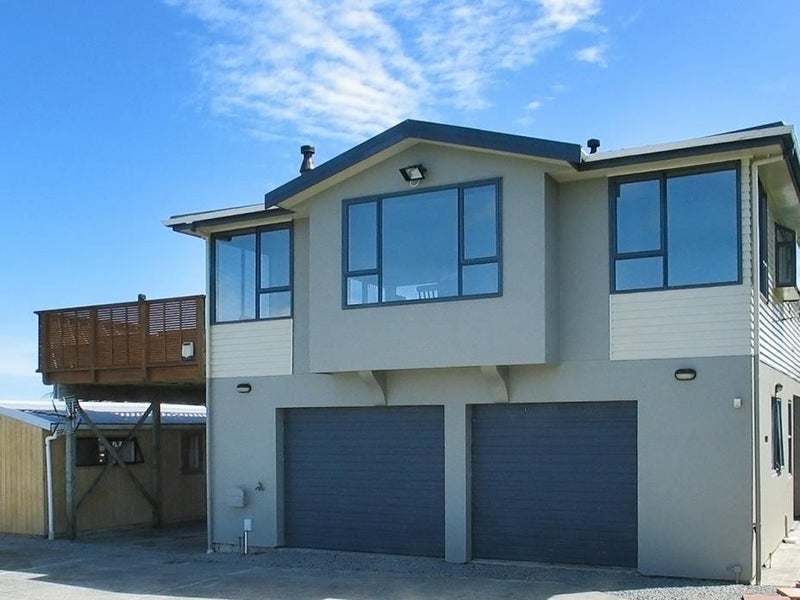 4 Tireti Road, Titahi Bay, Porirua - Carousel 1