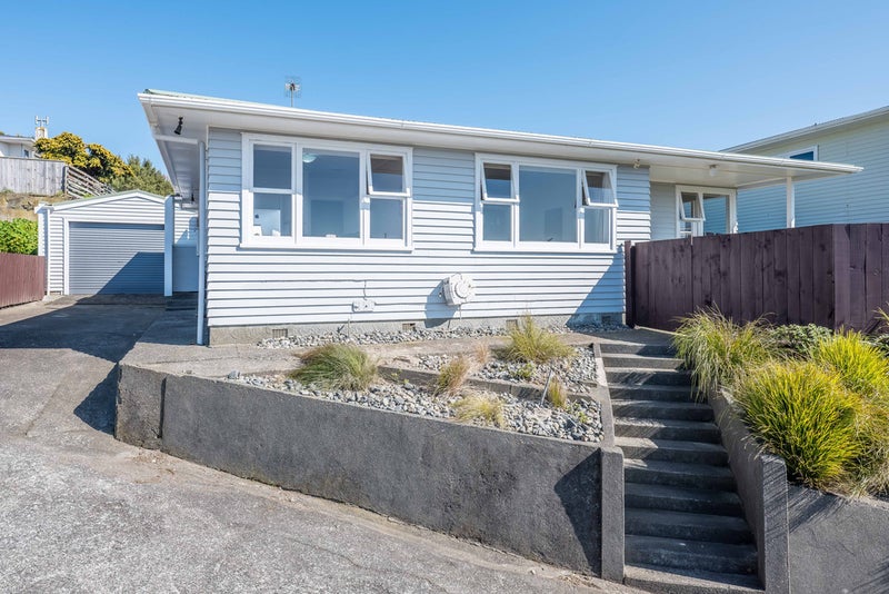 8 Archbold Street, Newlands, Wellington - Carousel 1