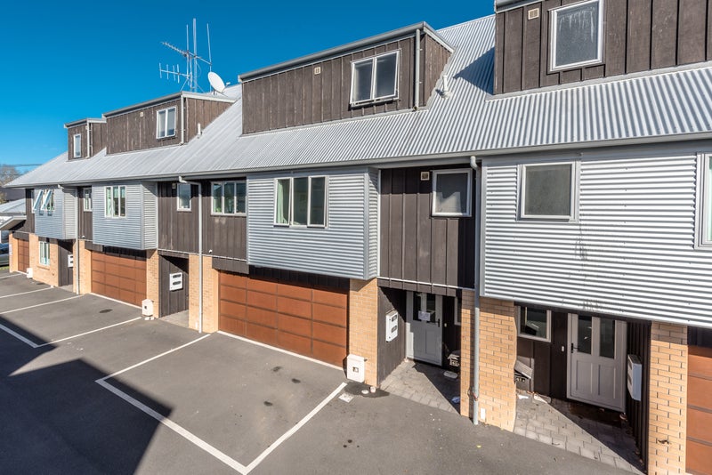 41B Cook Street, Hamilton East, Hamilton - Carousel 1