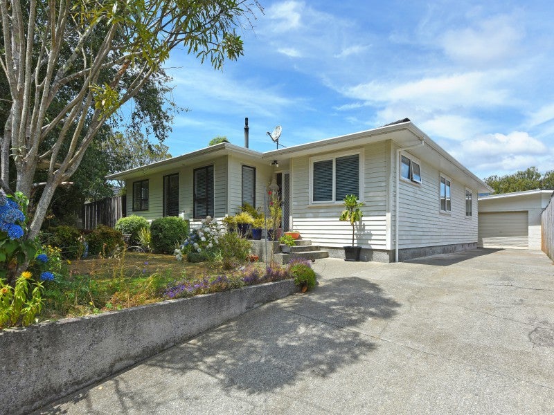 12 Indiana Grove, Totara Park, Upper Hutt - Carousel 16