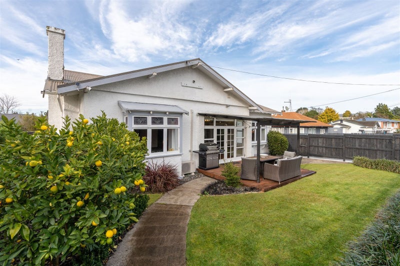 13 Forest Lake Road, Forest Lake, Hamilton - Carousel 2