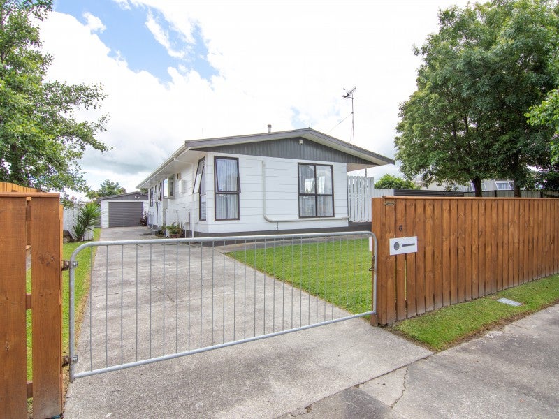 6 Robinson Crescent, Westbrook, Palmerston North - Carousel 2
