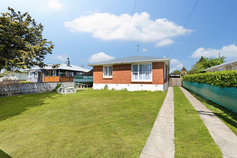 28 Bader Street, Bader, Hamilton - Carousel 2