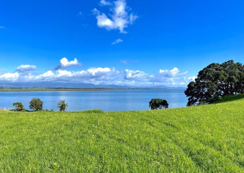 275 Pahoia Road, WHAKAMARAMA - Carousel 1