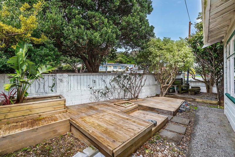 69 Rex Street, Miramar, Wellington - Carousel 13