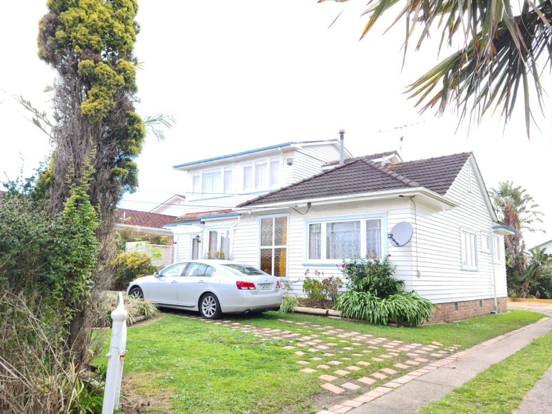 40 Byron Avenue, Takapuna, Auckland - Carousel 1