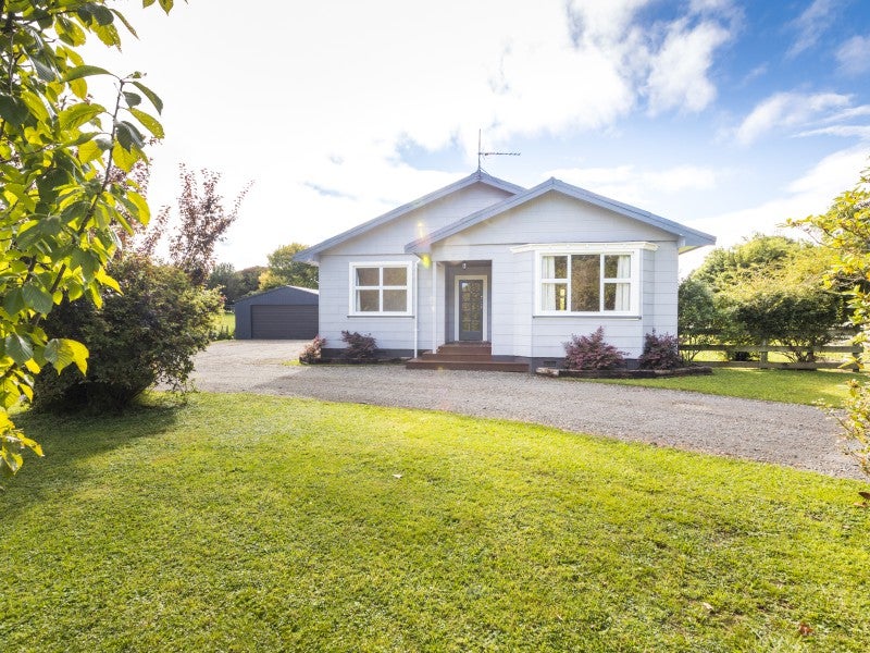 2079 Kimbolton Road, Kiwitea, Feilding - Carousel 1