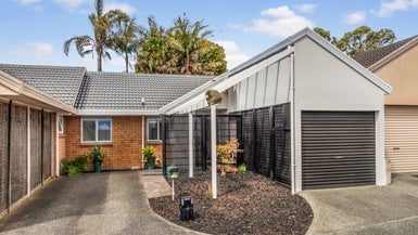 11B Central Park Drive, Te Atatu South, Auckland - Carousel 1