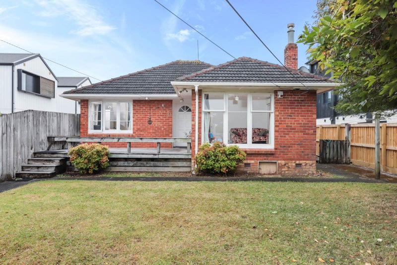 1/61 Neil Avenue, Te Atatu Peninsula, Auckland - Carousel 1