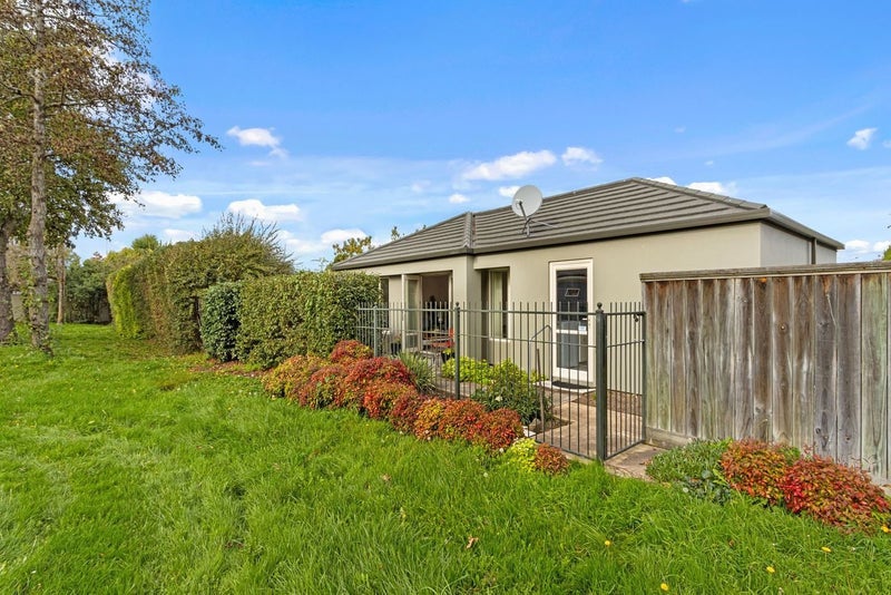 2 Woodfield Lane, Redwood, Christchurch - Carousel 2