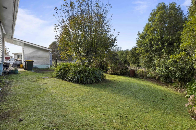 96 Swansea Road, Stratford - Carousel 12