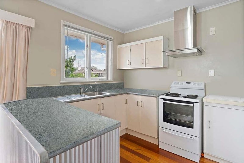 6 Murray Street, Gate Pa, Tauranga - Carousel 2