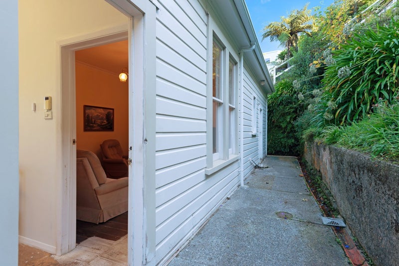30 Crieff Street, Northland, Wellington - Carousel 2