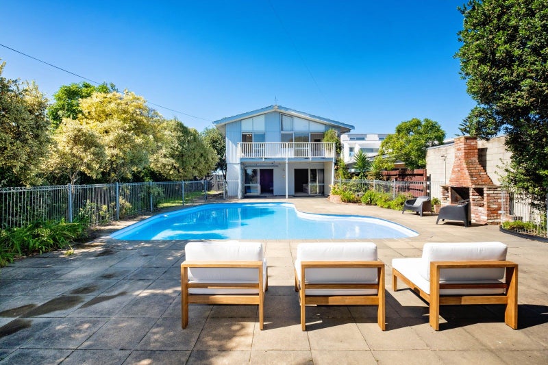 26 The Esplanade, Westshore, Napier - Carousel 2