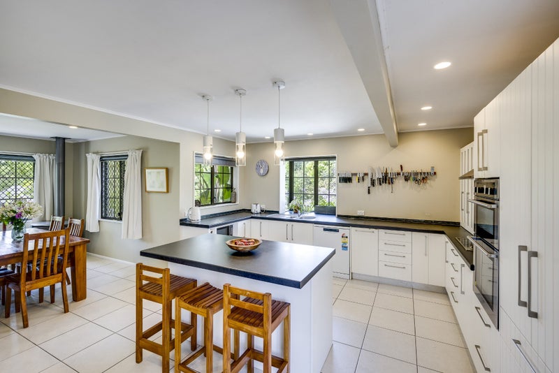 8 Reeve Drive, Havelock North, Havelock North - Carousel 1