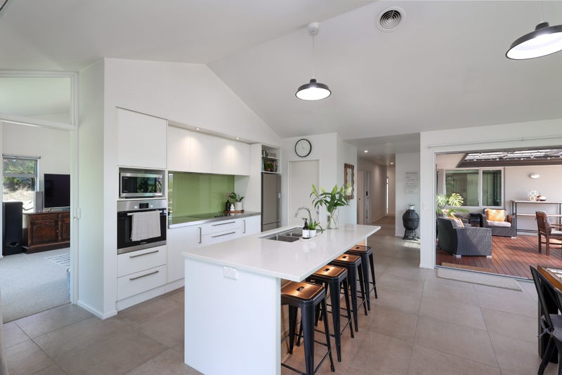 9 Bright Lane, Redwood Valley, Richmond - Carousel 2