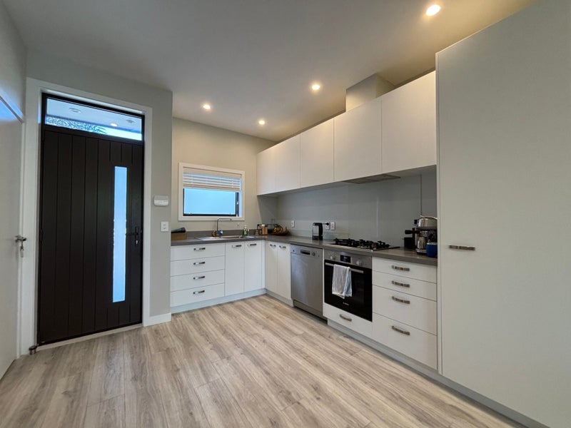 15 Ron Deal Way, Epuni, Lower Hutt - Carousel 2