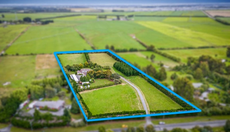 31 Raven Drive, Christchurch - Carousel 1