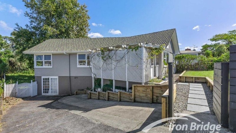 24 Paragon Avenue, Beach Haven, Auckland - Carousel 1