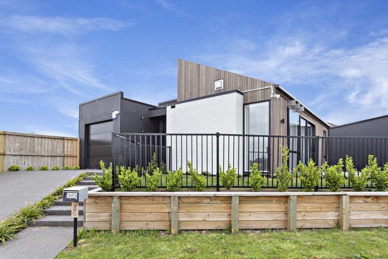 6 Becks Close, Kelson, Lower Hutt - Carousel 2