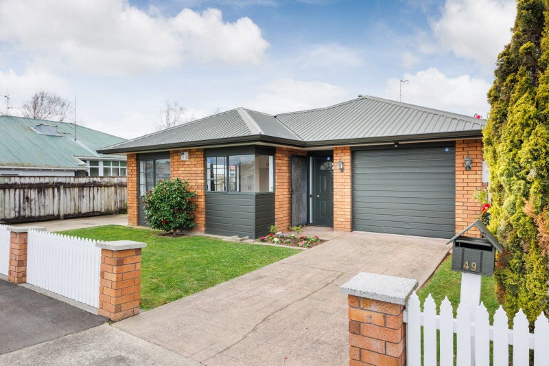 49 Lyndhurst Street, Takaro, Palmerston North - Carousel 1