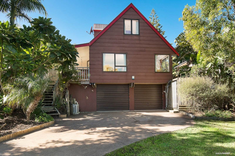 5 Newport Place, Forrest Hill, Auckland - Carousel 1