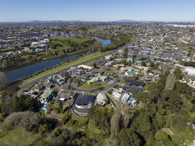 37 Millthorpe Crescent, Pukete, Hamilton - Carousel 35