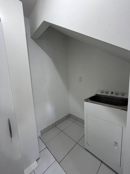 2/1 Briar Way, New Lynn, Auckland - Carousel 8