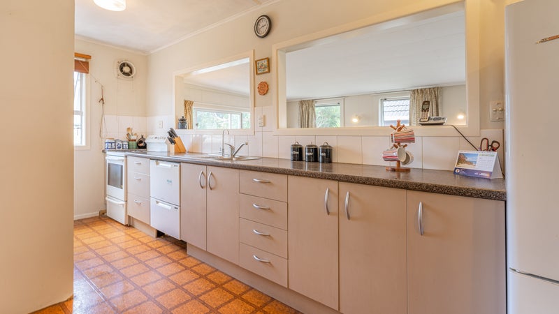 6A Kawau Island Avenue, Manly, Whangaparaoa - Carousel 2