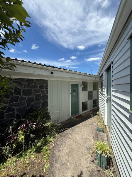 114 Arran Road, Browns Bay, Auckland - Carousel 1