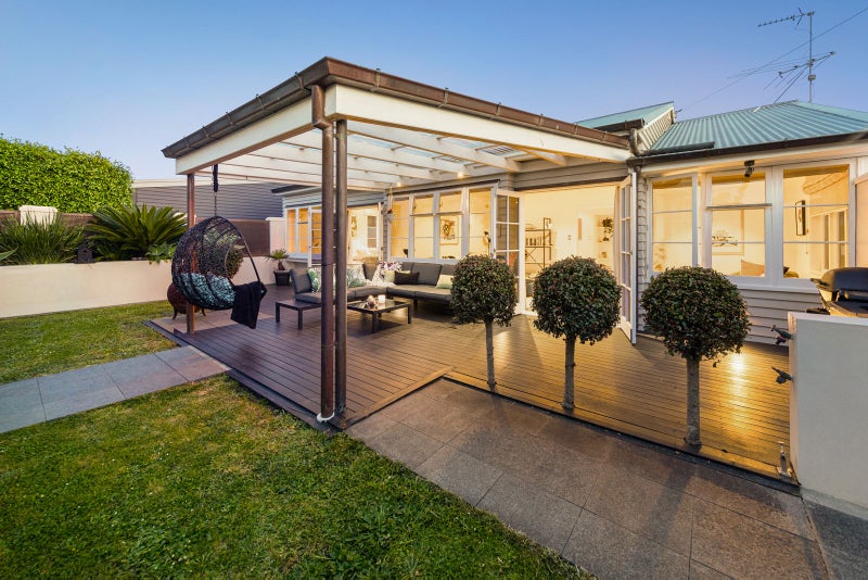 17 Newell Street, Point Chevalier, Auckland - Carousel 1