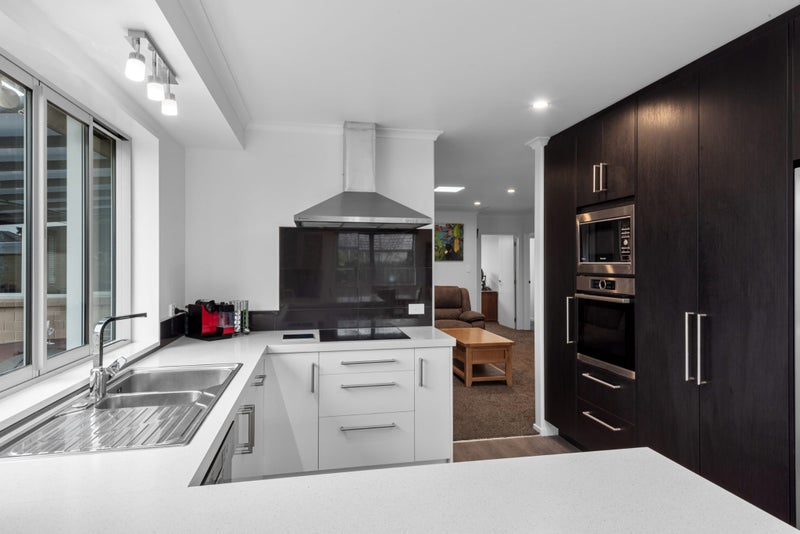 22 Conifer Grove, Kamo, Whangarei - Carousel 2