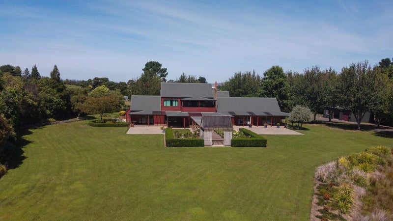 111 Adelaide Road, Dannevirke - Carousel 1