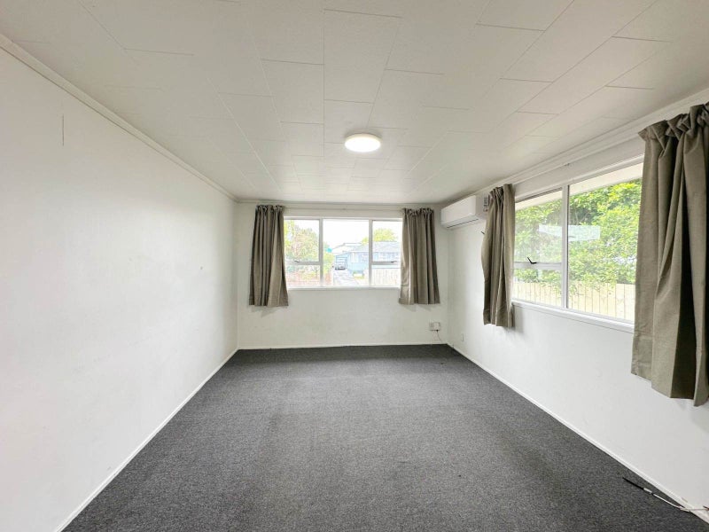 13 Zelda Avenue, Clover Park, Auckland - Carousel 2