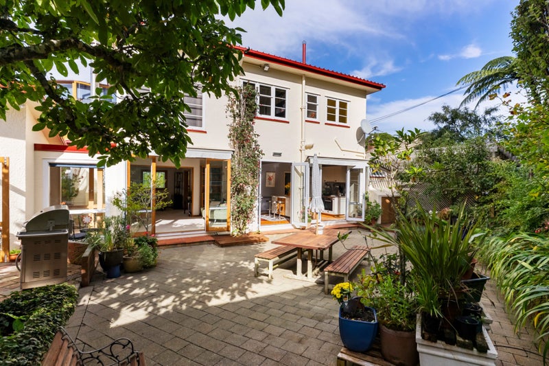 6 Darwin Street, Karori, Wellington - Carousel 1