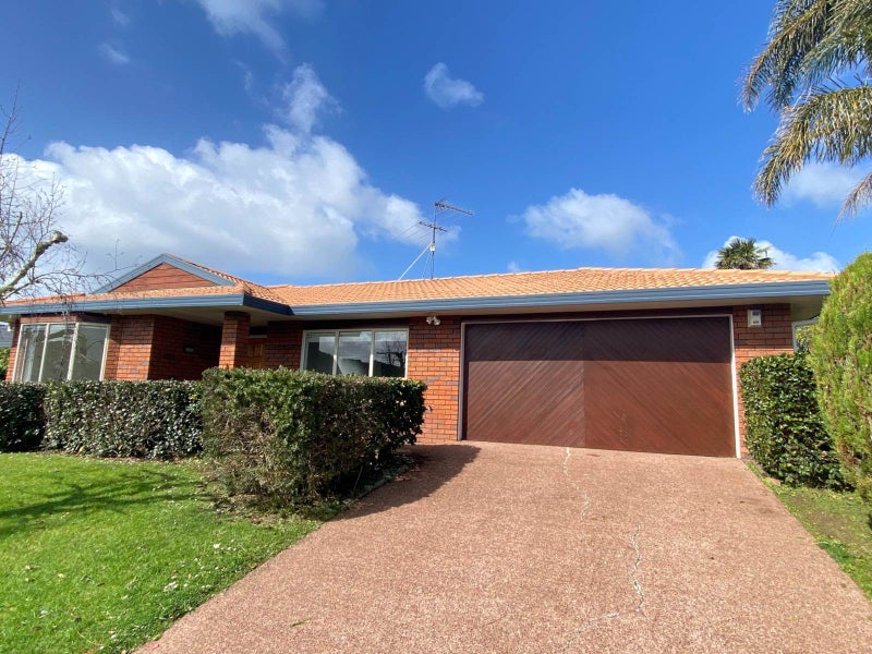 17 Princeton Parade, Albany, Auckland - Carousel 1