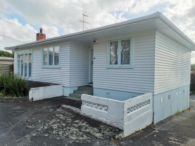 14 Blease Street, New Lynn, Auckland - Carousel 1