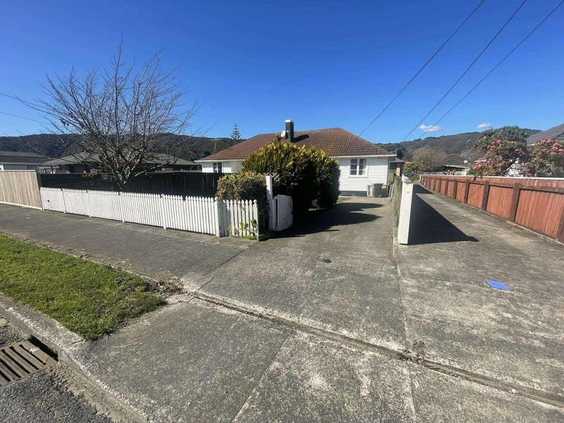1034 High Street, Avalon, Lower Hutt - Carousel 1