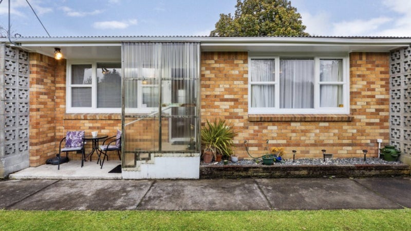 58B Firth Street, Hamilton East, Hamilton - Carousel 1