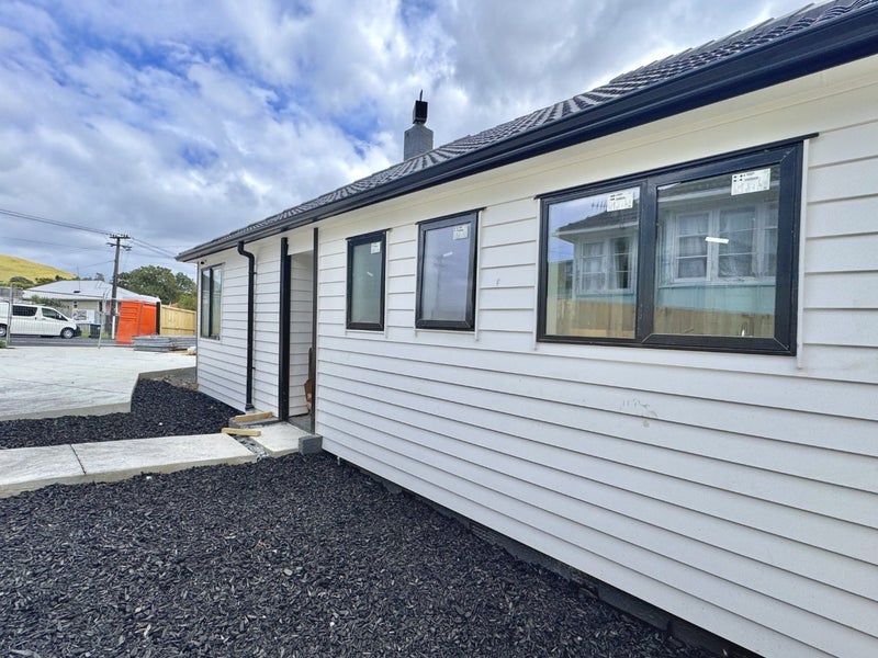 66 Court Crescent, Panmure, Auckland - Carousel 2